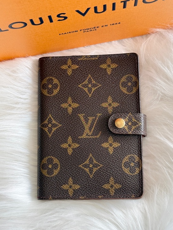 Louis Vuitton Other - LOUIS VUITTON SMALL RING AGENDA PM W/PLANNER INSERT 2026 COVER AND PAGES
